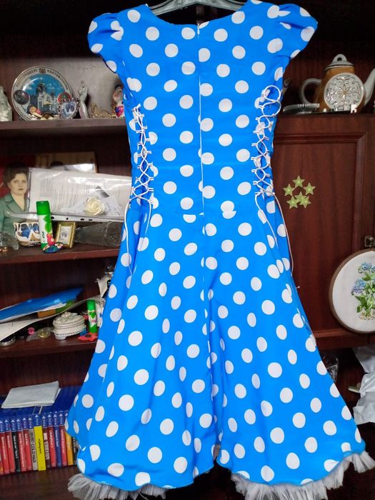 Вечерние платья - 40 размер