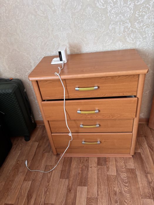 Продам спальный гарнитур