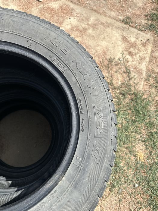 Зимние шины 215/65/16