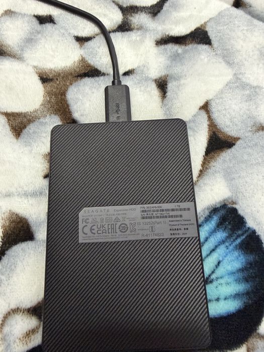 Vand hard extern de 1tb