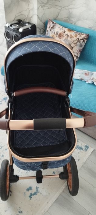 Продам коляску фирменную