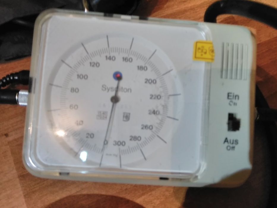 Tensiometru Sysditon,made in Germany cu baterie,difuzor si led semnal