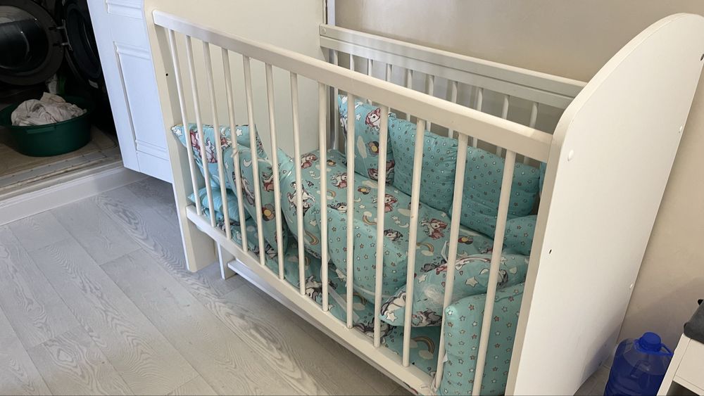 Детская кроватка