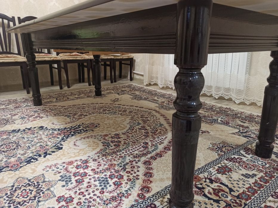 Продам гостиный стол