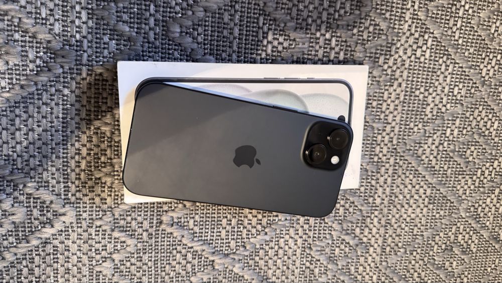 продаётся новый iPhone 15