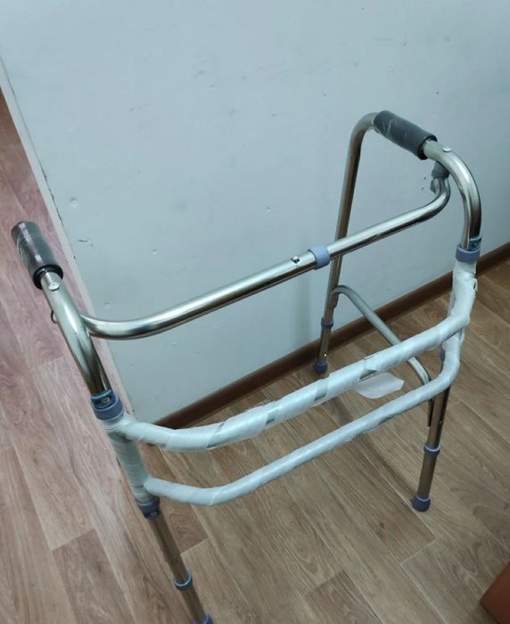 Новый. Ходунки для пожилых, инвалидов. Брала для себя непригодились