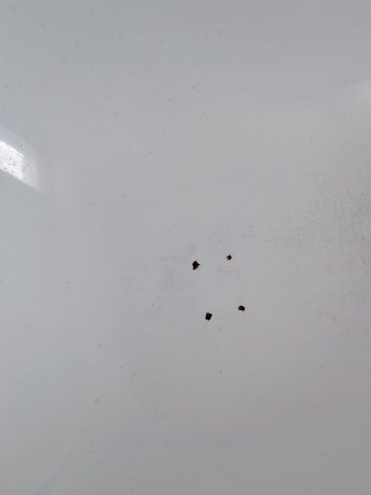 Металлическая ванна.