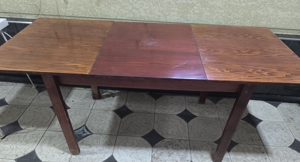 Стол со стульями