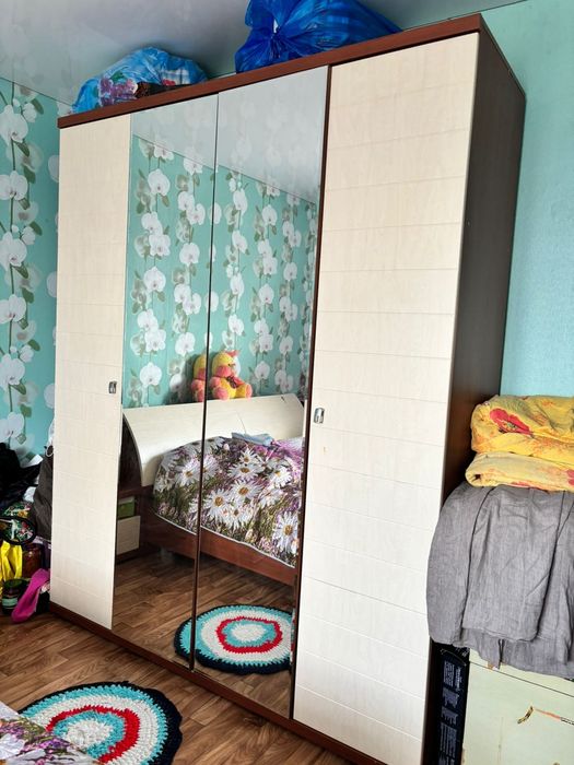 Продается большой шкаф