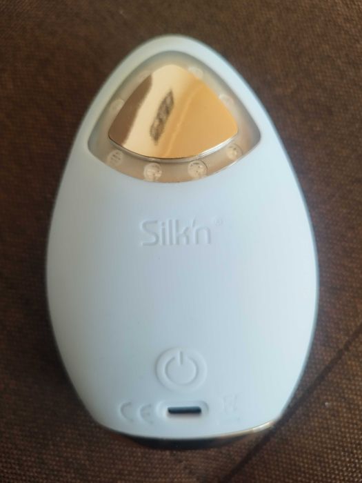 !!!НОВО!!! Четка за почистване на кожата 4 в 1 Silk'n Bright Lux с LED