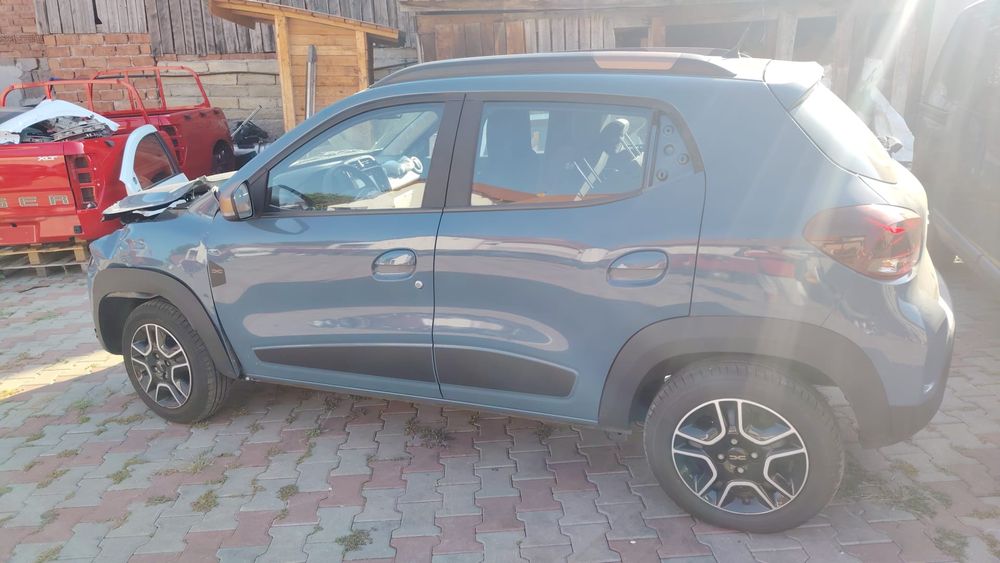 Vând Dacia Spring avariat an 2023