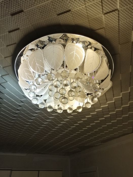 Продам люстру шикарную!