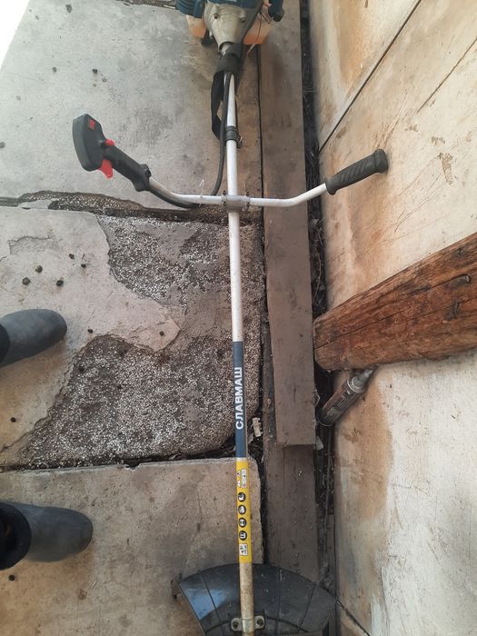 Триммер бензиновый