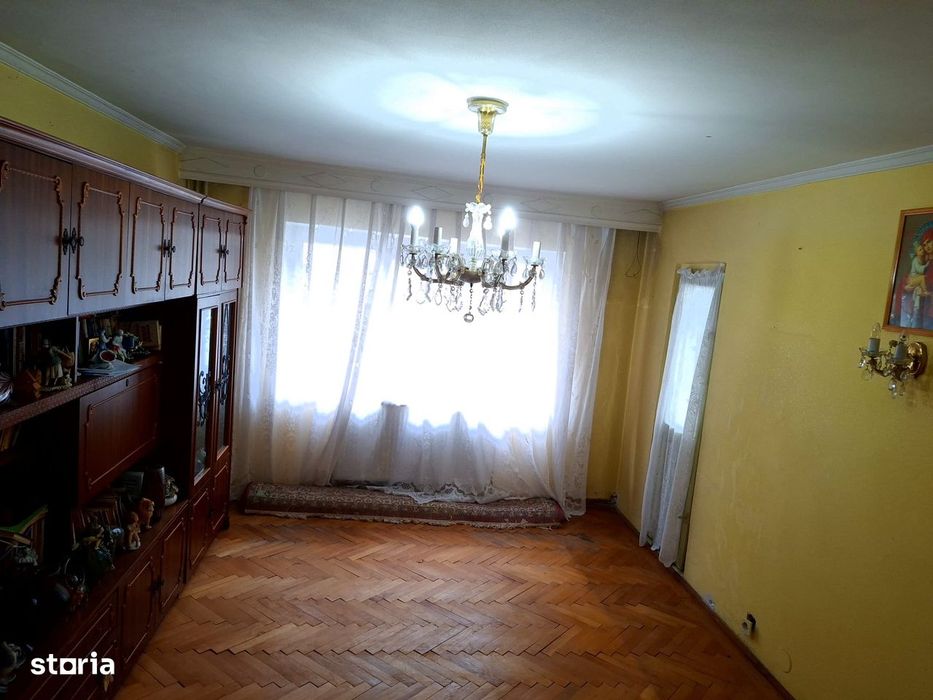 2 camere Eremia , Decomandat / Centrală , Amplasament DEOSEBIT!