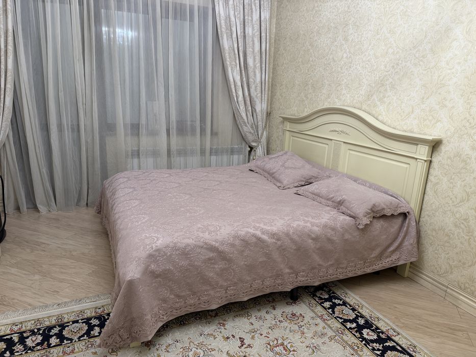 Продам спальный гарнитур