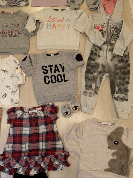 Vand lot haine 1-2 ani ptr.fete.