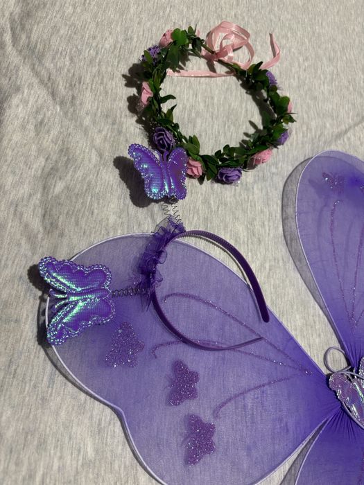 Дрехи: мама, тати и аз, за фотосесия в лилаво