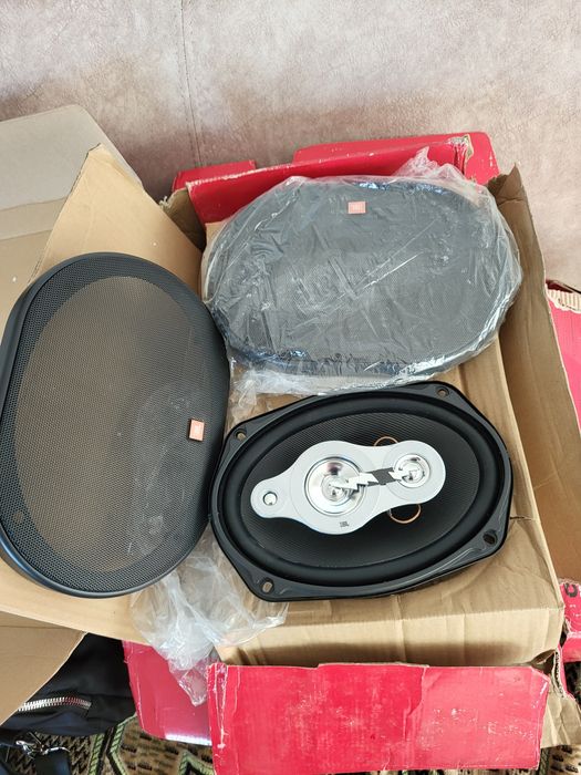 Колонки JBL-новые.