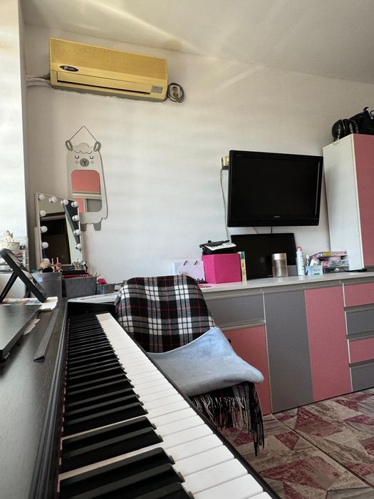 Vând urgent apartament cu 2 camere situat în zona centrală, Griviței.