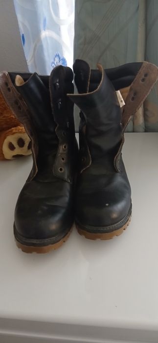 Bocanci din piele naturală