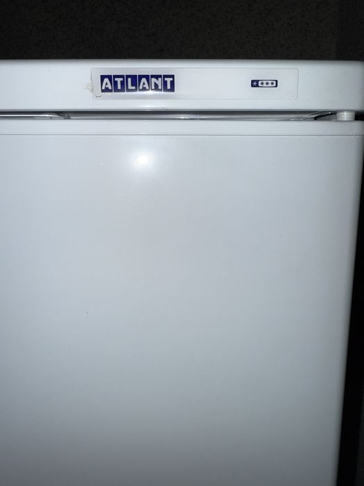 Продам б/у холодильник Атлант