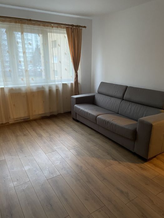 Inchiriez garsoniera decomandata