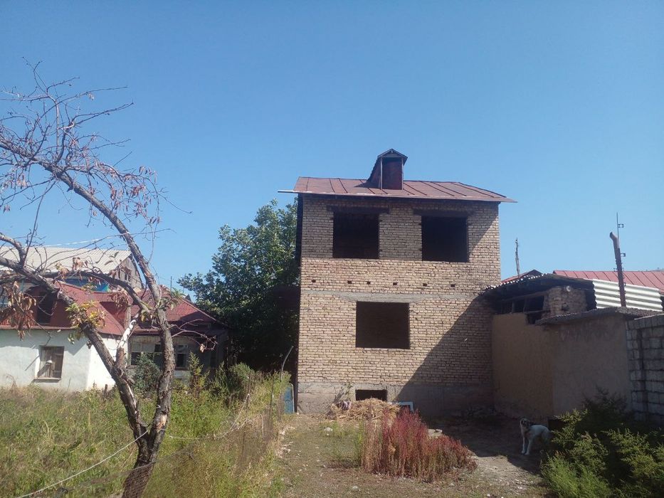 Yer sotiladi bochka tomondan