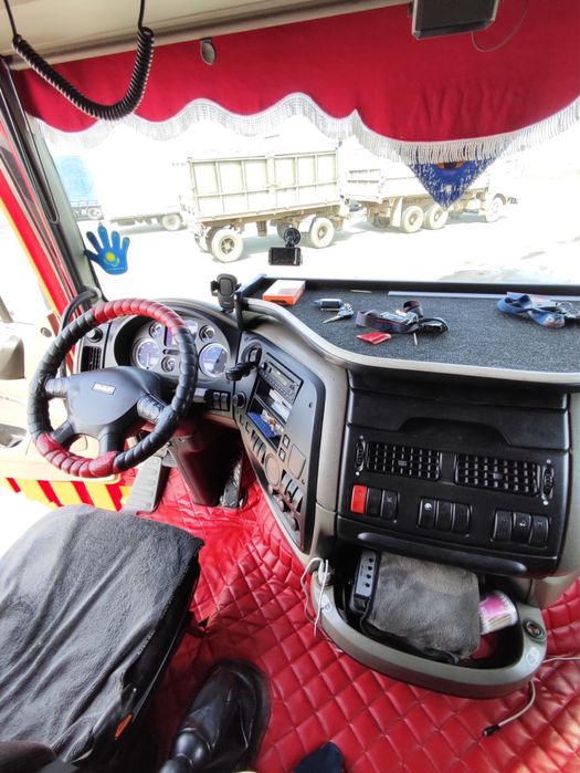 DAF 105 тягач 2011 года