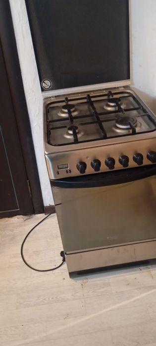 Продам газ плиту
