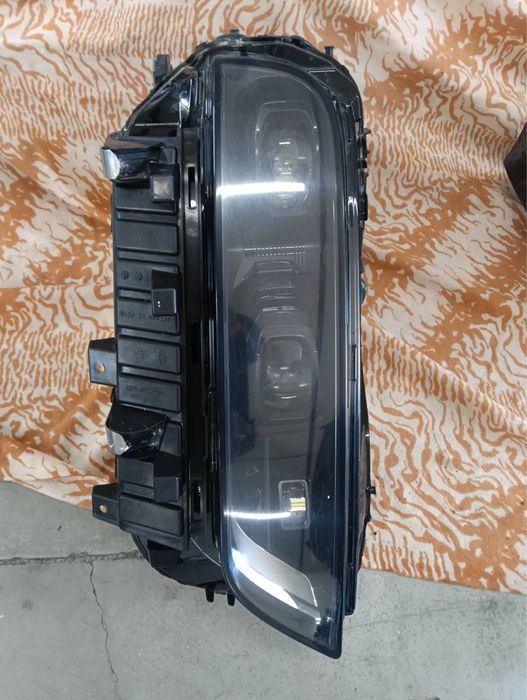 Десен фар Бмв Х7 Г07 фейс лифт BMW X7 G07 LCI LIFT  BMW FULL LED 5A8D304-01
