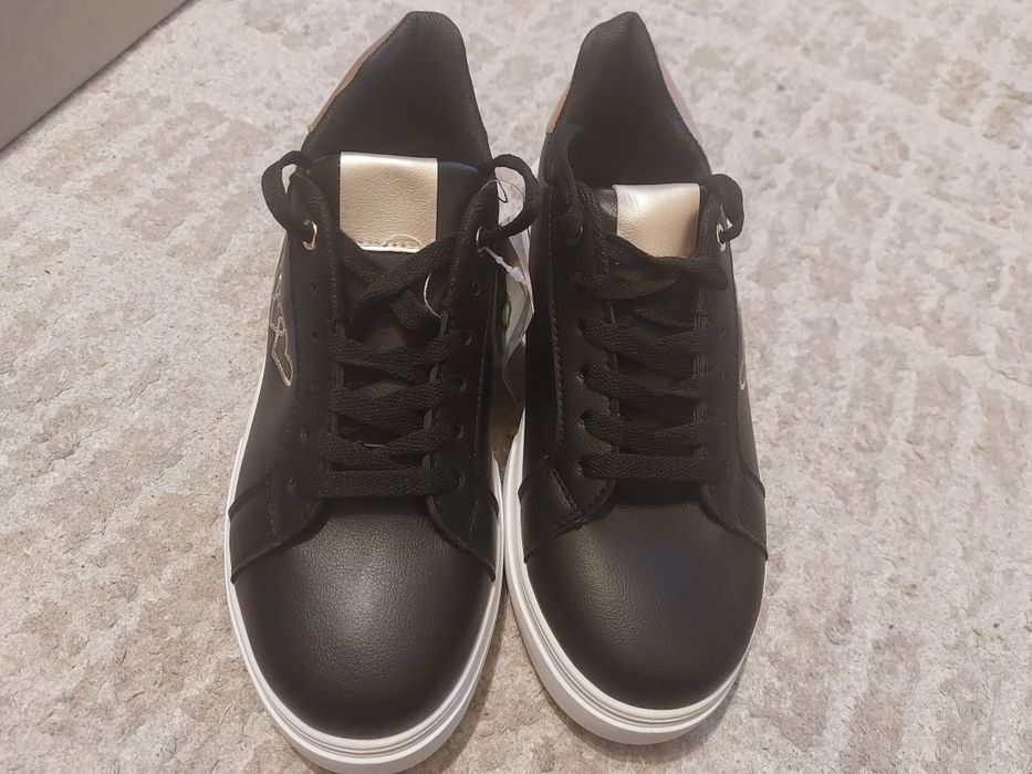 35 лв, нови маратонки с етикет, 40 номер,  стелка 25 см