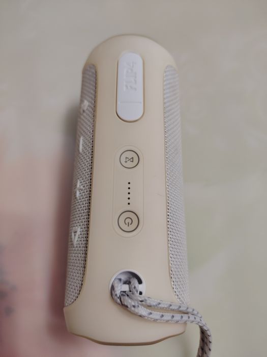 Bluetooth колонка JBL flip 4