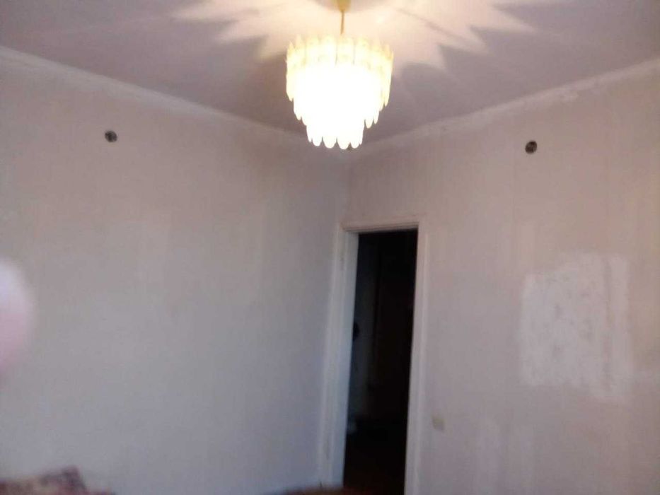 Продается квартира в Чирчике 3м районе в 24 доме