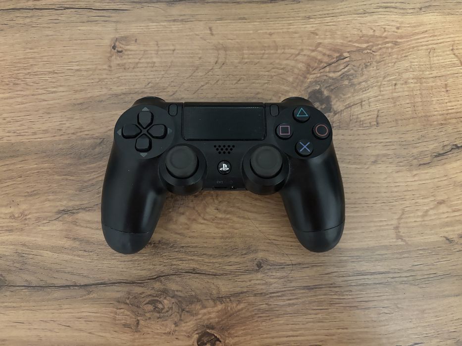 Прошитая PS4 Fat (1 ТБ) + PlayStation VR + 2 геймпада