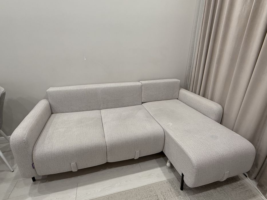 Продам диван светло серый