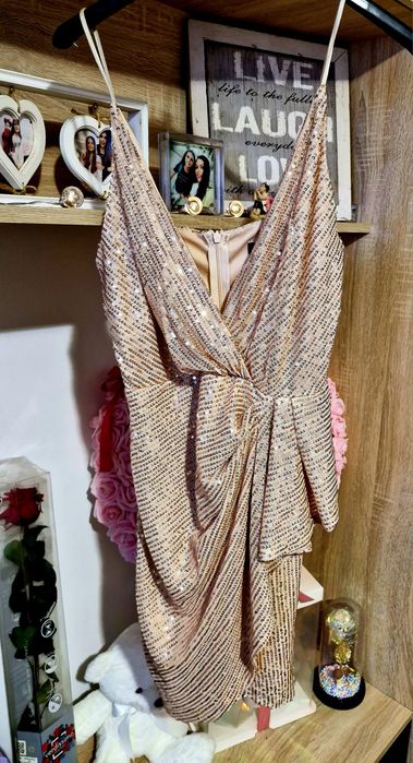 Rochita cu paiete, S