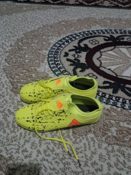 Продам сороконожка ,43размер adidas