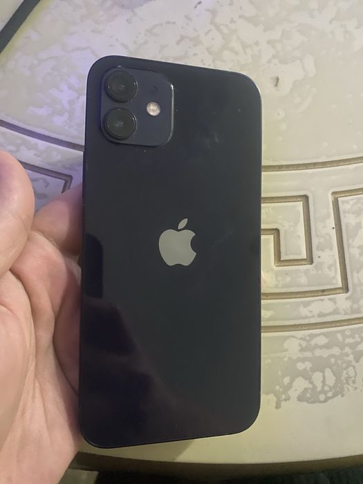 Продам айфон 12  на 64 гига