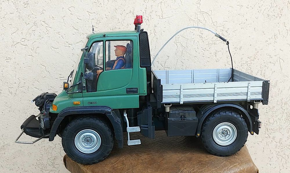 Carson Mercedes-Benz Unimog U300 1:12 mașinuța RC. Gen 2