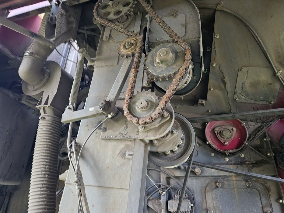 Комбайн Есиль 760