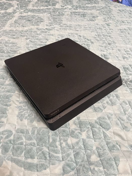 Playstation 4 slim