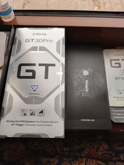 E'lon telefon sotiladi