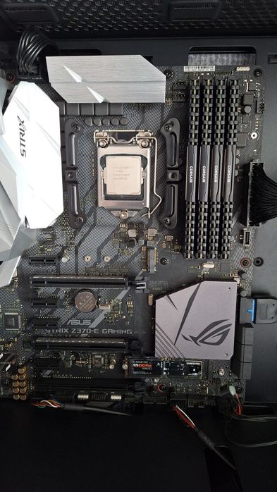 Kit Gaming I7 8700k  PCB  RAM SSD