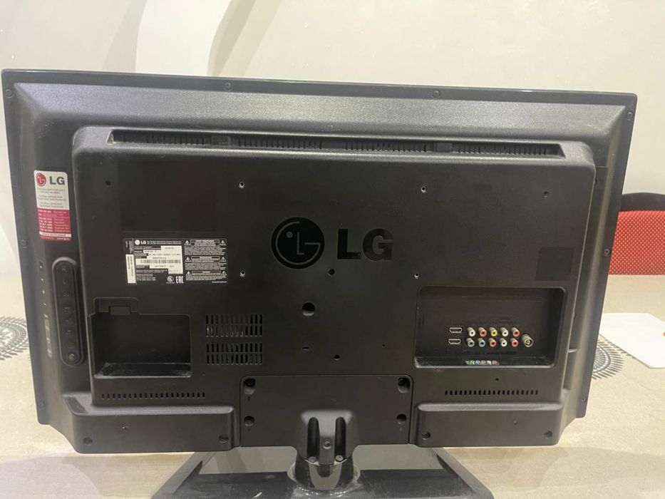 Телевизор LG.