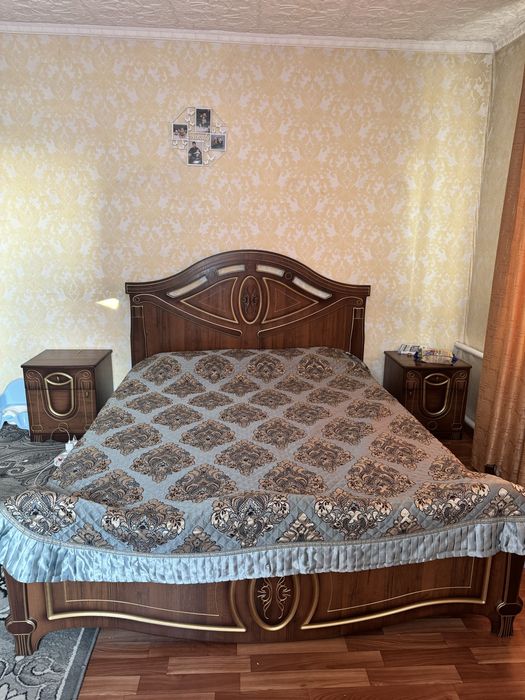 Продам спальный гарнитур