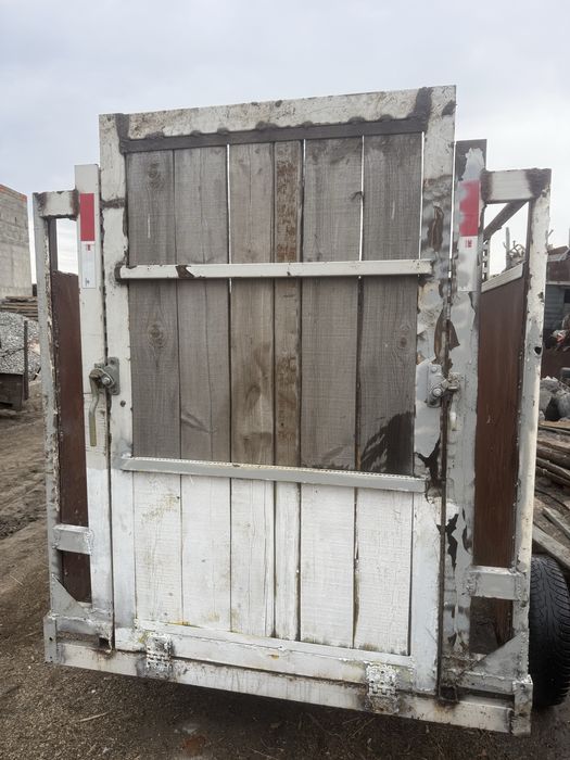 Продам прицеп коневозка