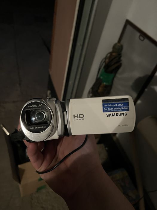 Samsung  HMX-F90