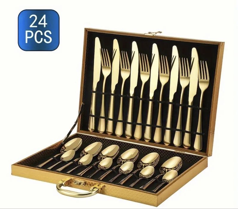 Прибори за хранене, златисти Комплект от 24 части. Нови