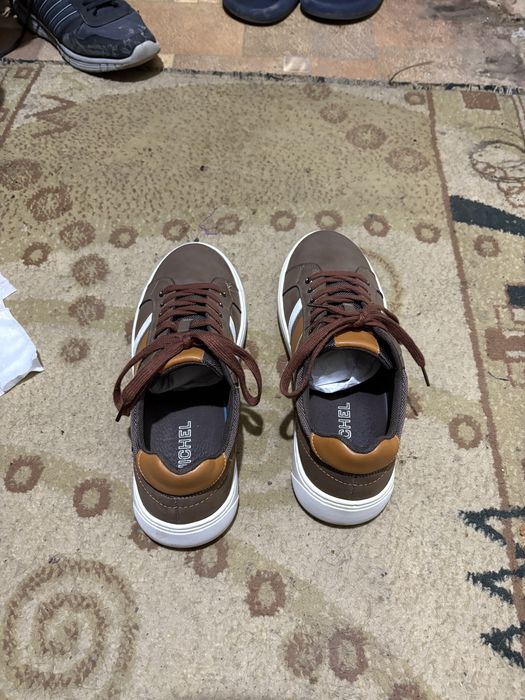 Кроссовки(новые)