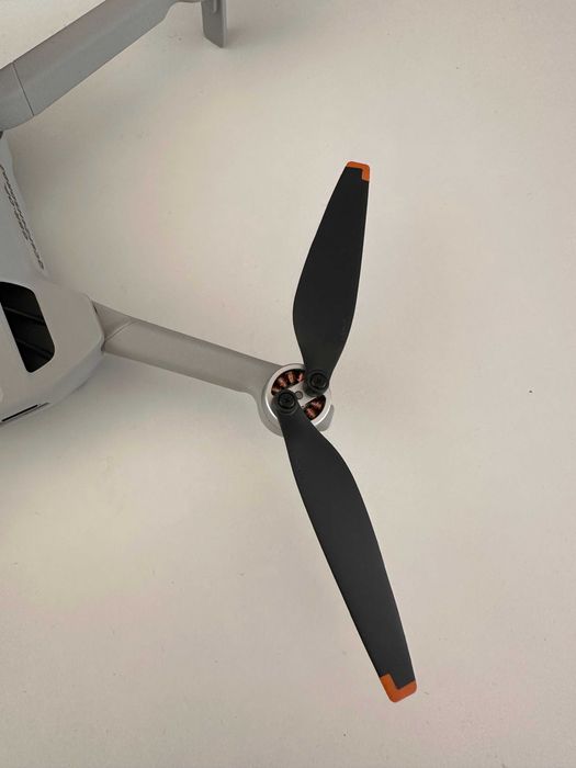 DJI Mini 4 Pro + RC 2 Remote + Battery + Bag